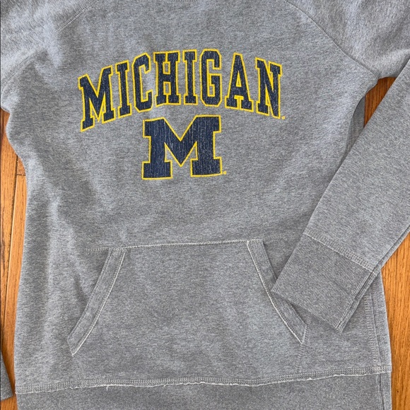 New Agenda Gray Sweatshirt Michigan College Football Size Medium - Picture 2 of 6